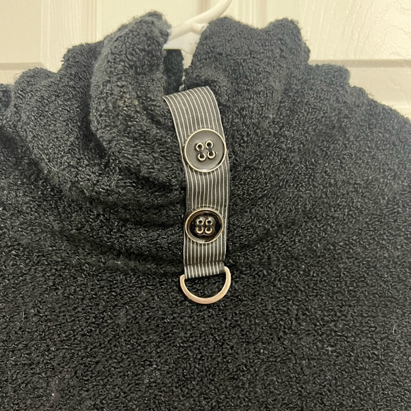 Sweater - Picture 6 of 6